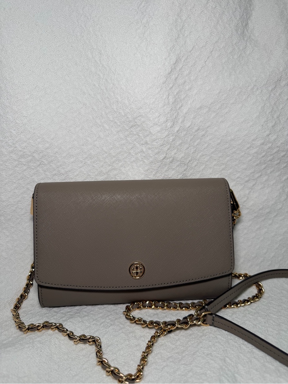 Tory Burch Robinson Chain Wallet 
📦 READY TO SHIP